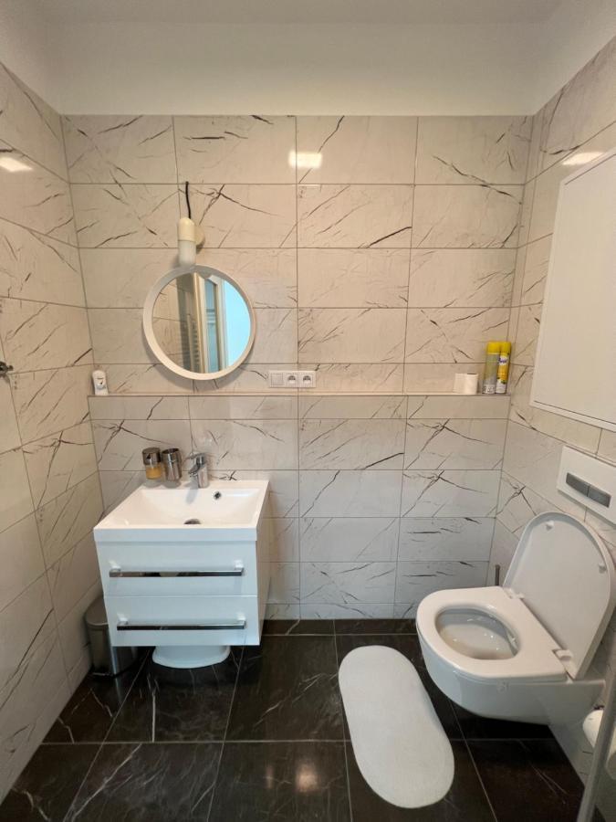 Appartamento The Dante - Family With Free Parking Praga